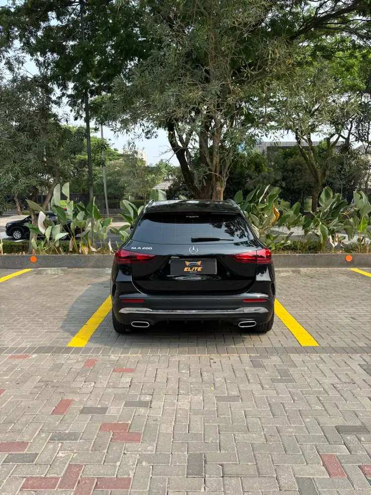 Mercedes Benz GLA 200 AMG 2024
