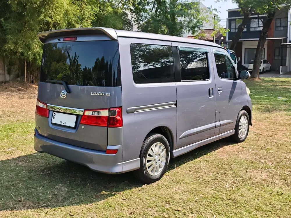 Daihatsu Luxio 2009 Bensin