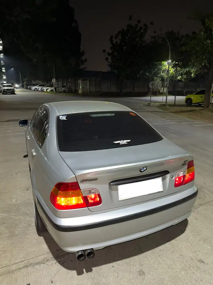 BMW 318i 2003 Bensin