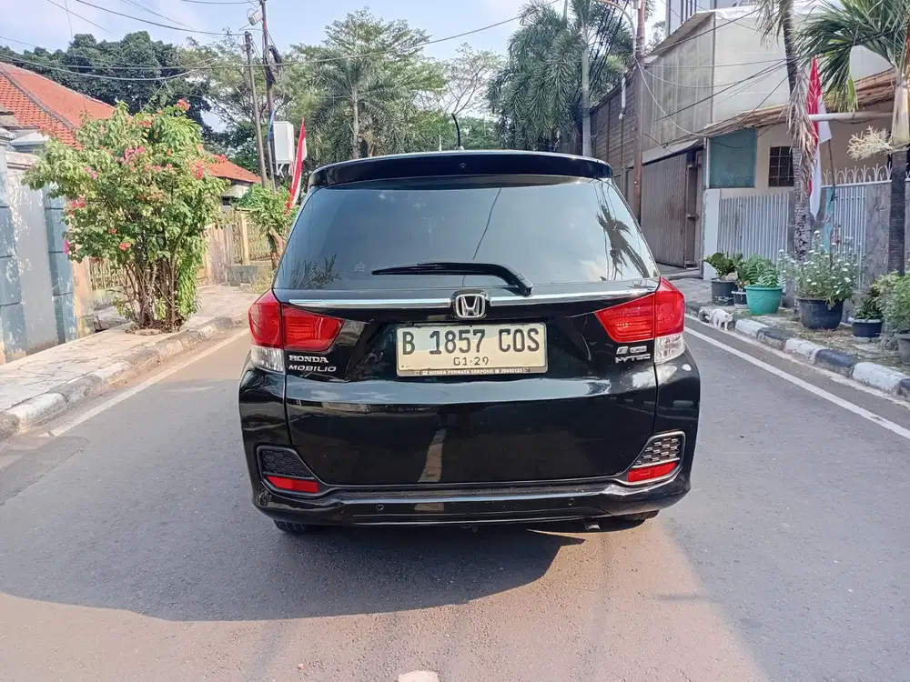 Mobillio E 1.5 matic/AT HITAM