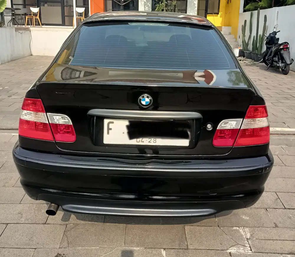 BMW 320i 2008 Bensin