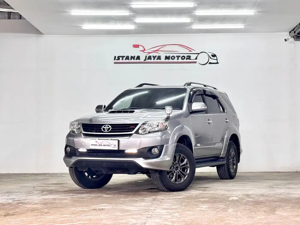 Toyota FORTUNER 2.5 VNT TRD AT 2015 - SILVER