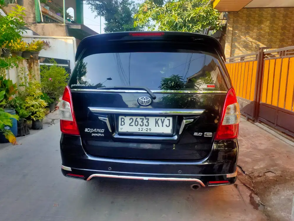Toyota Kijang Innova 2011 Bensin