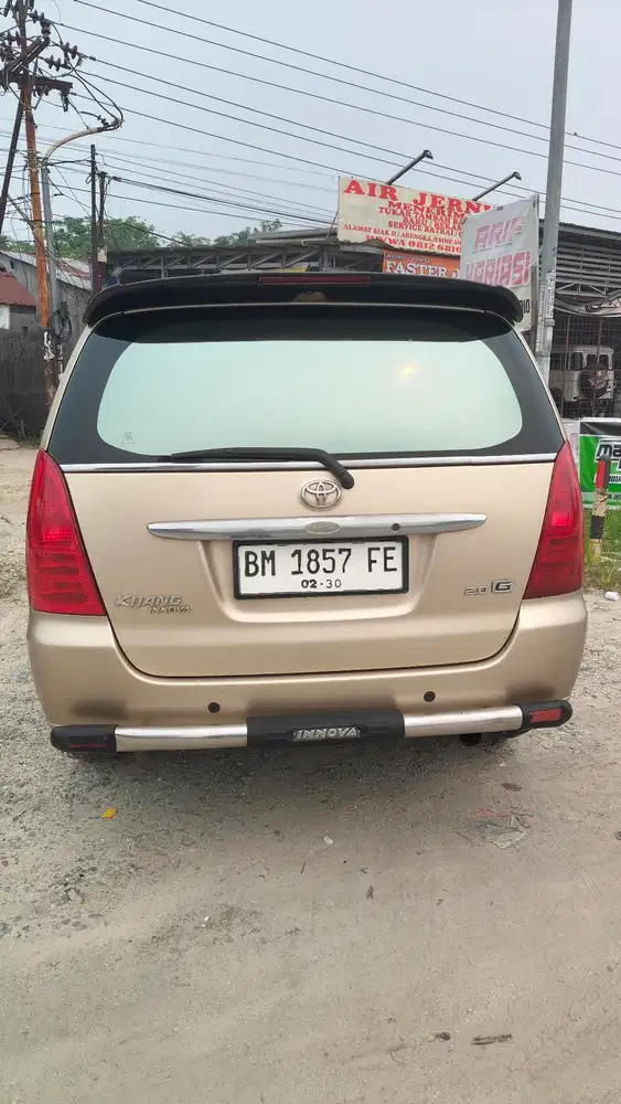 Toyota Kijang Innova 2005 Bensin