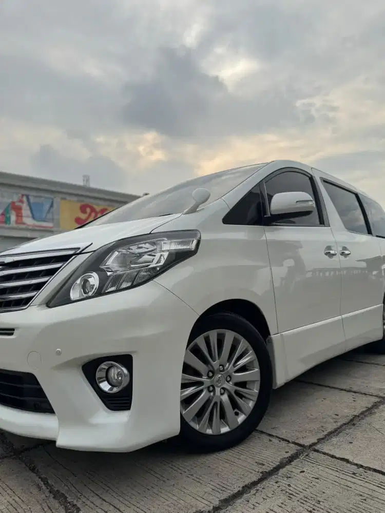 TOYOTA ALPHARD SC 2.4 AT 2013