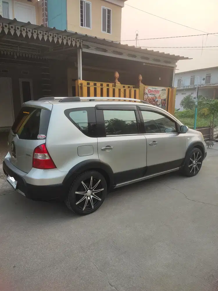 Nissan Livina X-Gear 2010 Silver