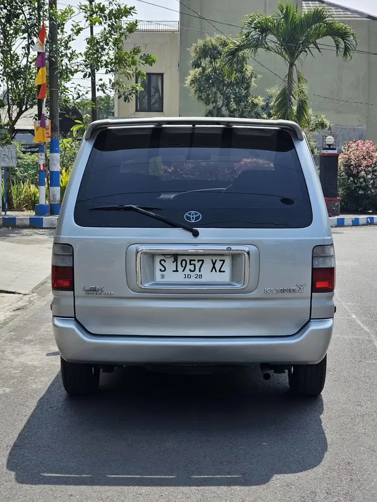 KIJANG LGX 2.0 AT 2001