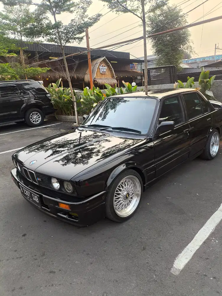 BMW 318i 1990 Bensin