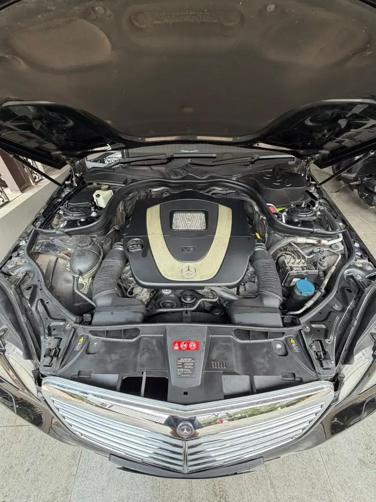 Termurah Mercedes-Benz E300 Elegant 2010 Istimewa Mulus