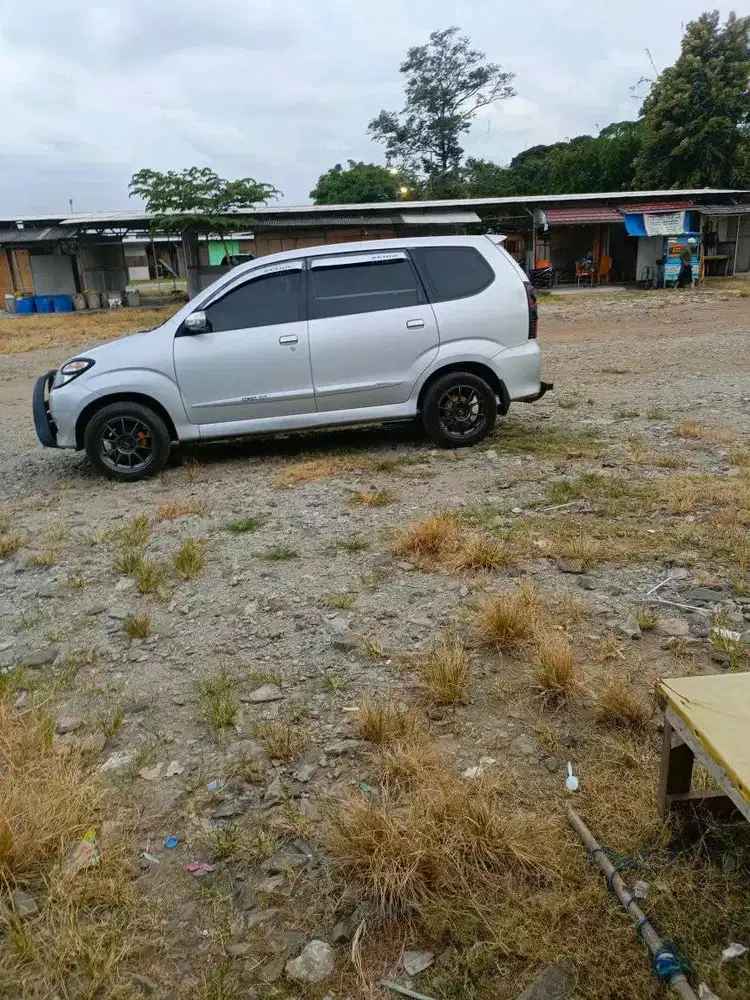 Daihatsu Xenia 2011 Bensin