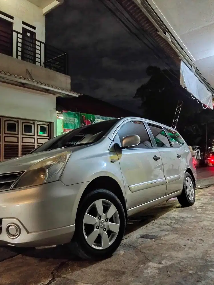 Nissan Livina 2009 Bensin