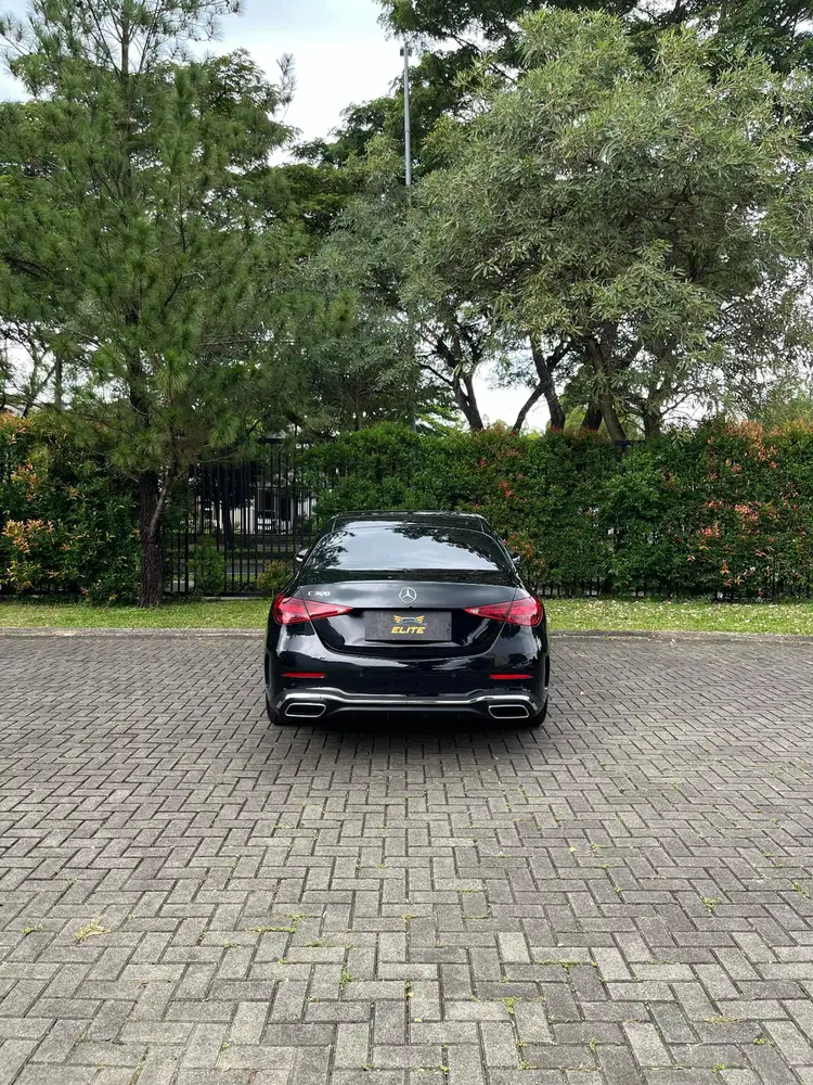 Mercedes Benz C300 AMG 2023 LIKE NEW