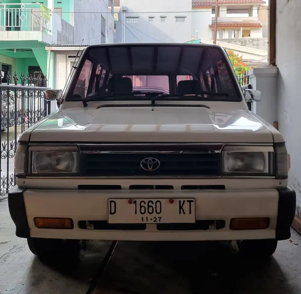 DIJUAL Toyota Kijang 1993 Bensin