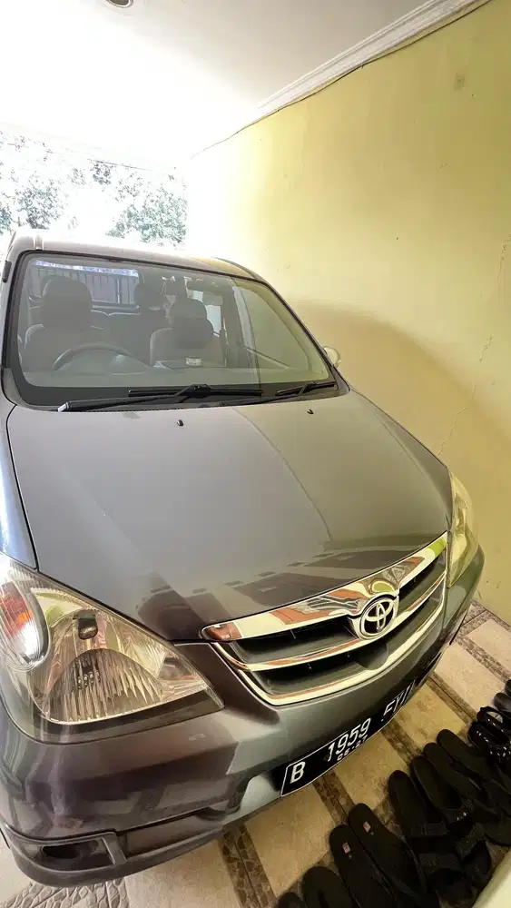 Toyota Avanza 2010 Bensin