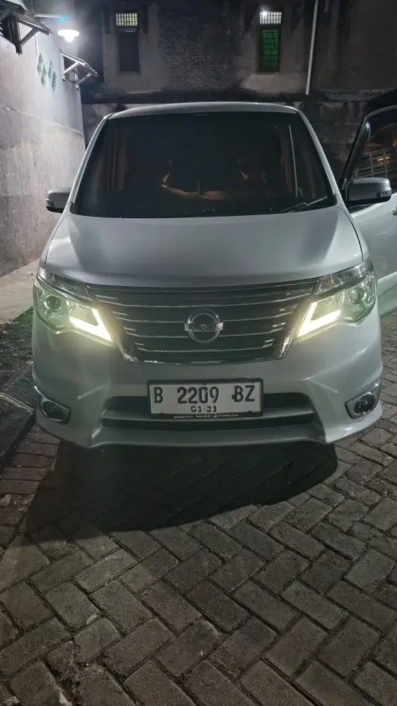 Nissan Serena 2015 Bensin