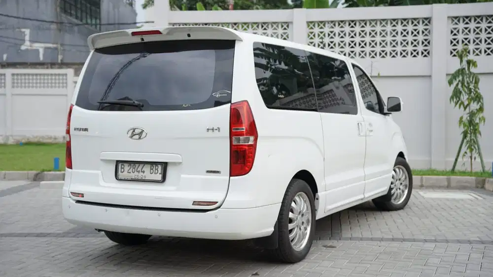 Hyundai H-1 Royal at matik thn 2014 Diesel