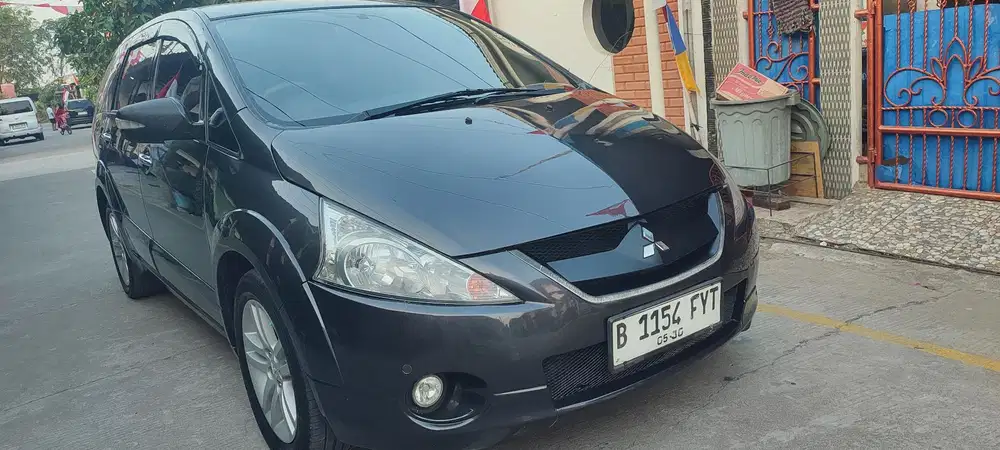 Mitsubishi Grandis 2008 Bensin