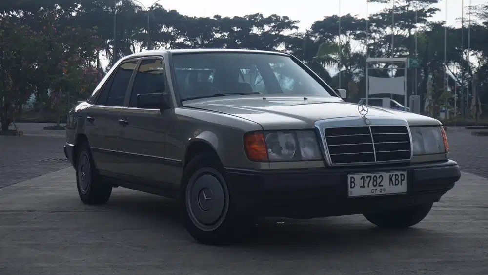 Mercedes-Benz E300 1987 Bensin