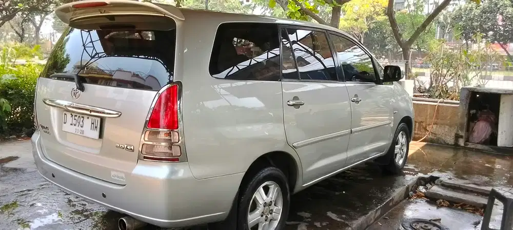 Toyota Kijang Innova 2006 Bensin