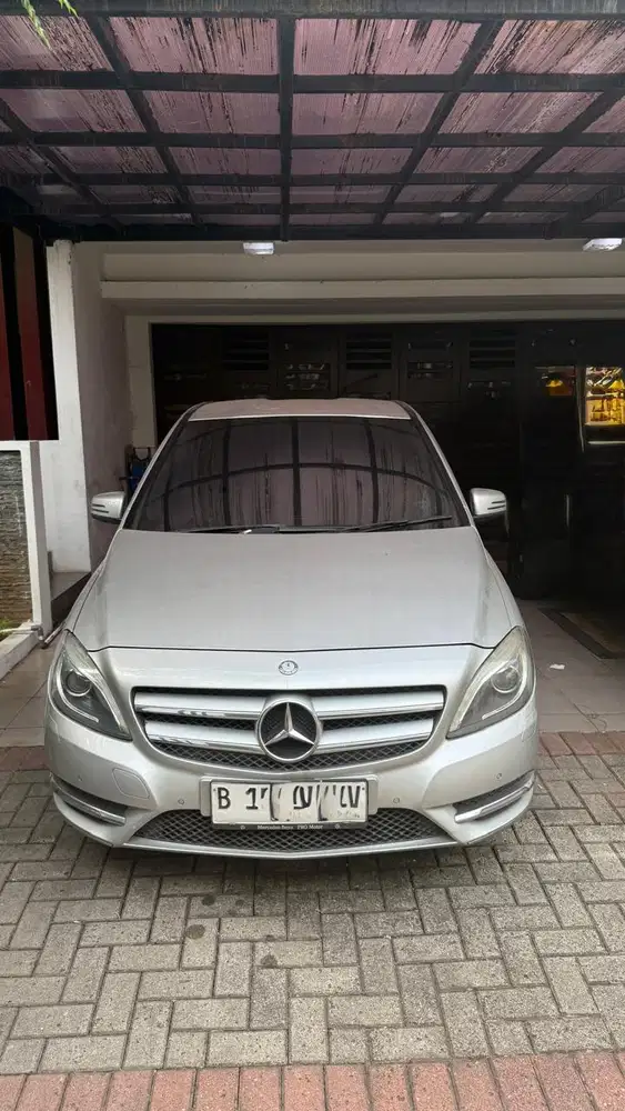 Mercedes-Benz B200 2014 Bensin