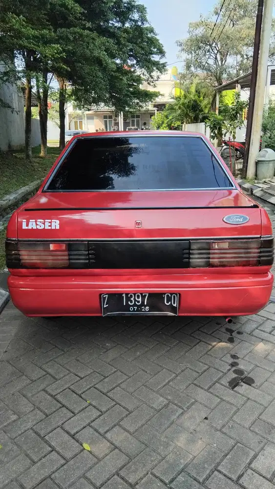 Ford laser 1996 Bensin