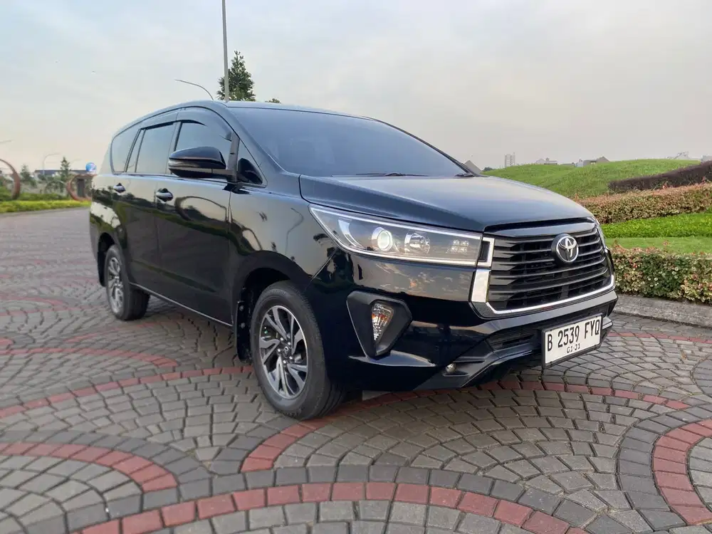 Kijang Innova V 2.4 AT 2021 Solar