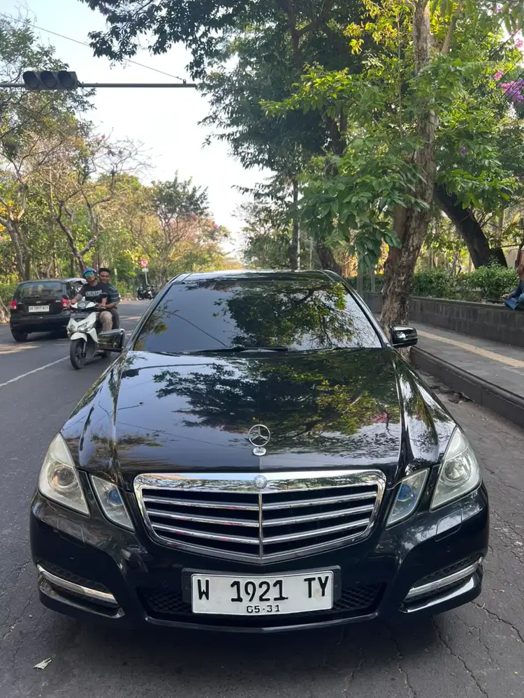 Mercedes-Benz E300 2010 Bensin