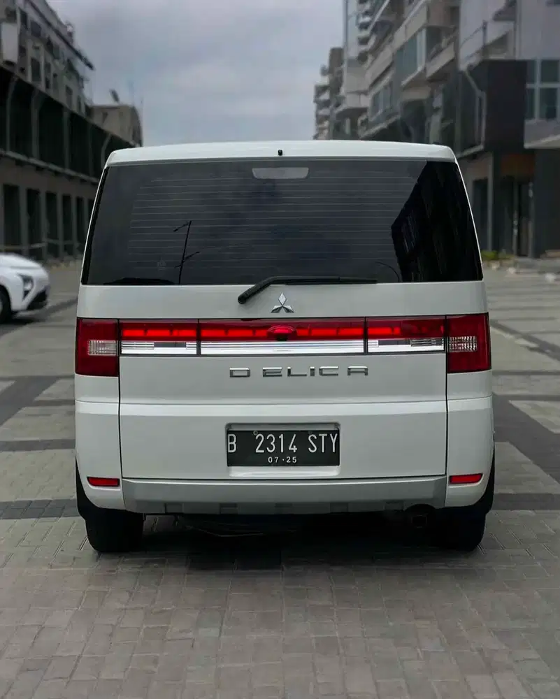 Mitsubishi Delica 2015 Bensin