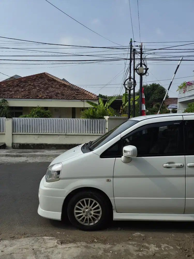 Nissan Serena 2012 Bensin