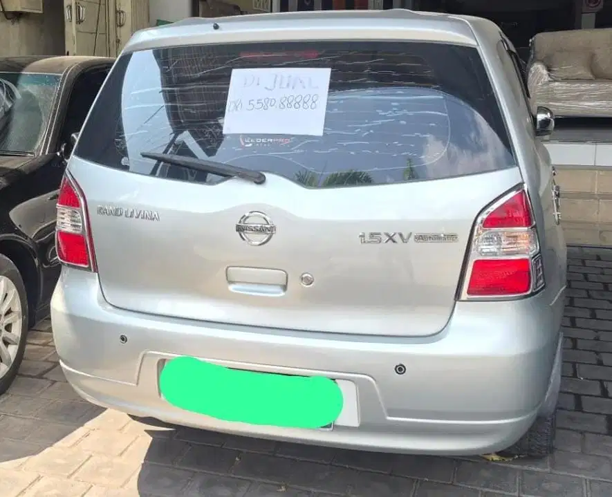 Nissan Livina 2011 Bensin