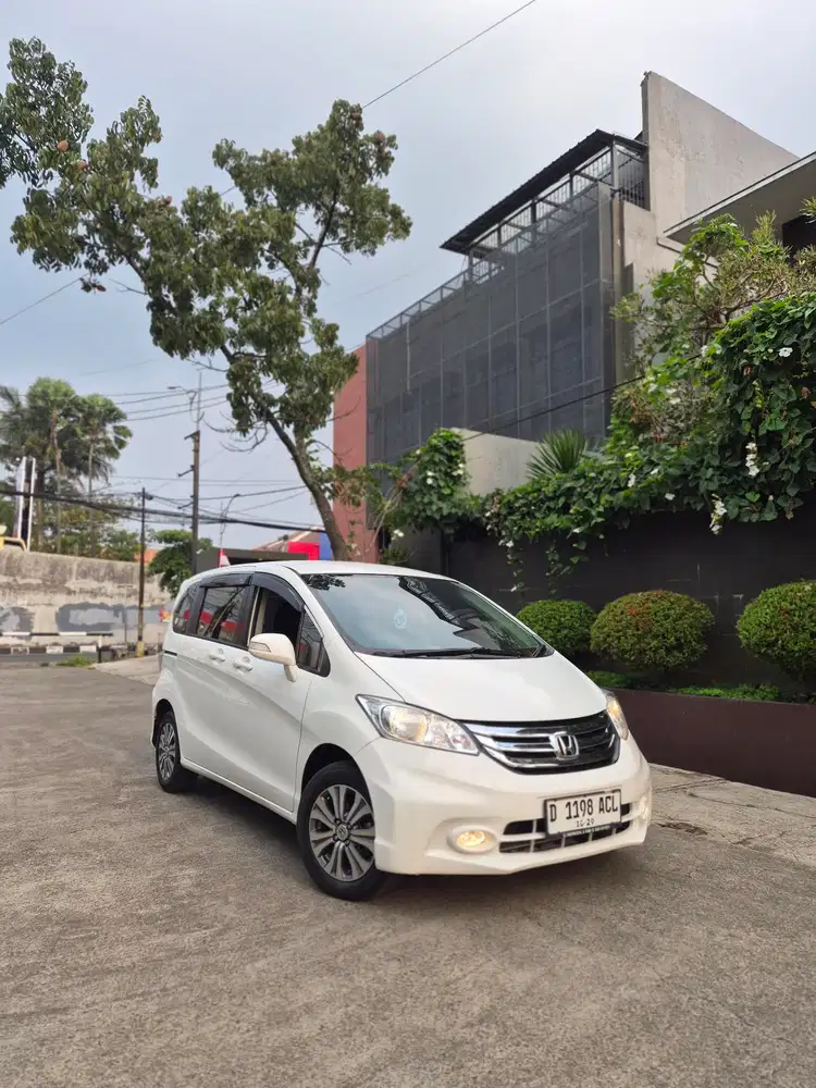 HONDA FREED 1.5 E PSD MATIC (AT) 2014