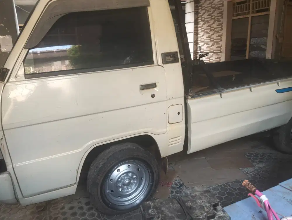 Mitsubishi L300 1982 Bensin