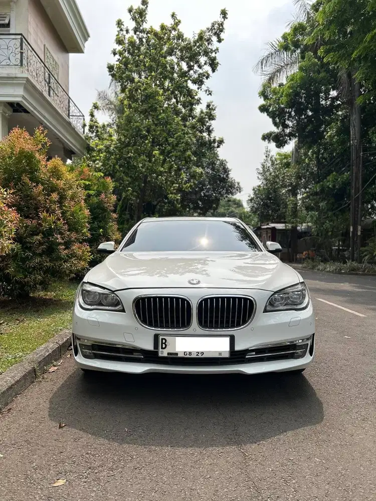 BMW 740Li 2012 Bensin