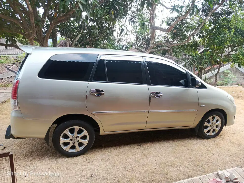 Toyota Kijang Innova 2005 Bensin
