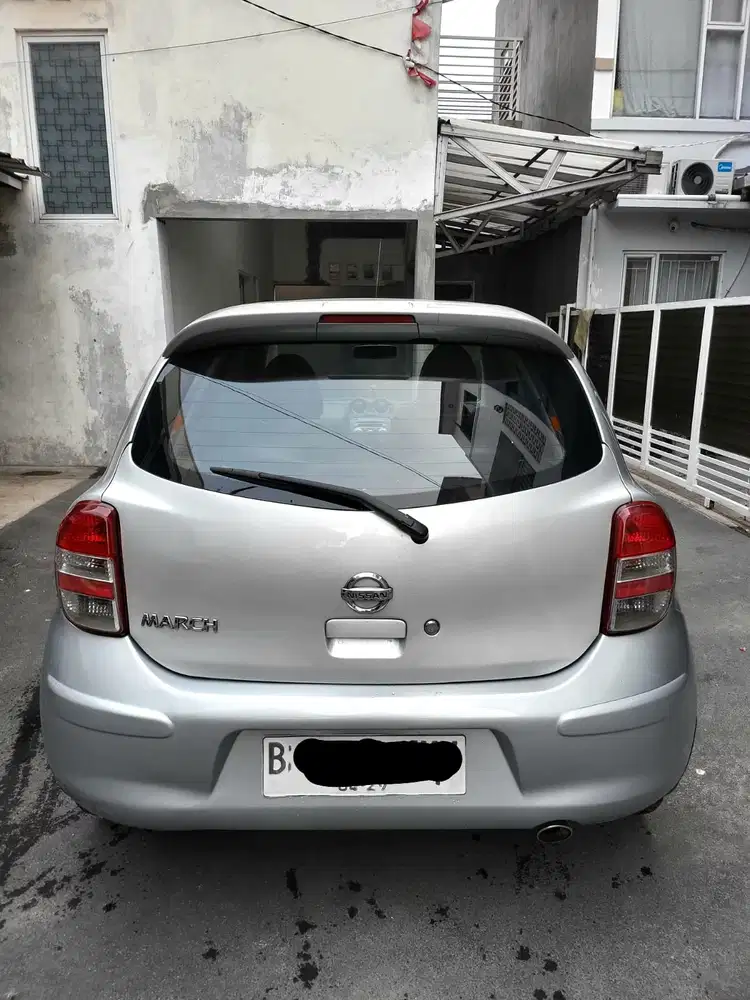 Nissan March 2011 Bensin