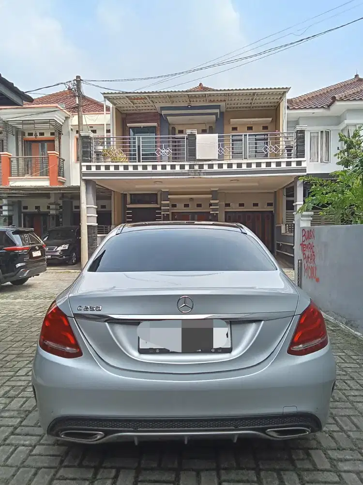 Mercedes-Benz C250 2016 Bensin