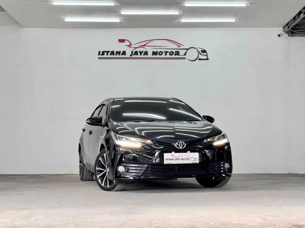 Toyota COROLLA ALTIS 1.8 V AT 2018 - HITAM