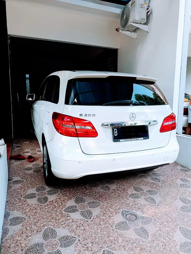 Mercedes-Benz B200 2013 Bensin