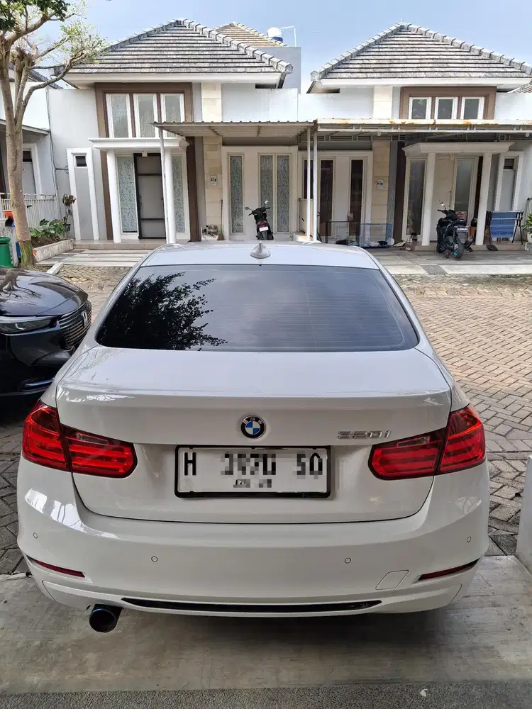BMW 320i 2015 Bensin