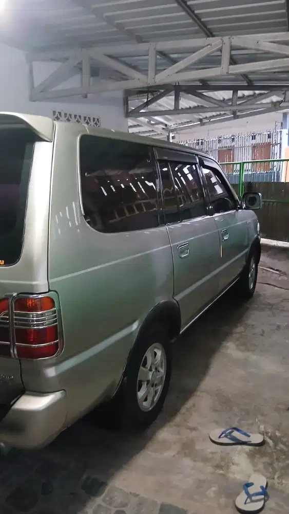 Toyota Kijang LGX 2004 Bensin