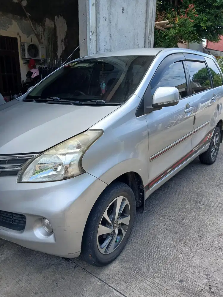 Daihatsu Xenia 2012 Bensin