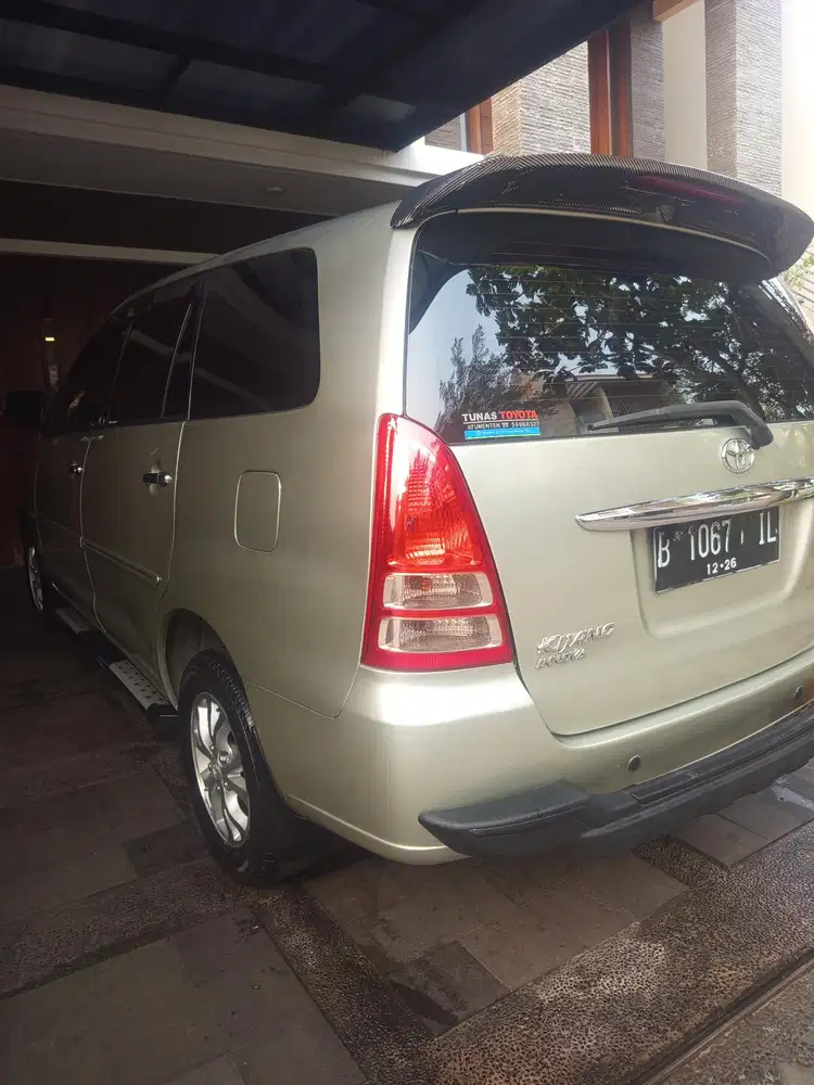 Toyota Kijang Innova 2006 Bensin