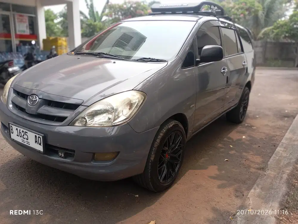 Toyota Kijang Innova 2006 Bensin