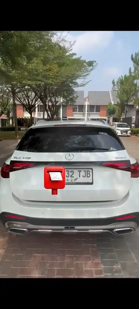 Mercedes-Benz GLC300 2024 Bensin