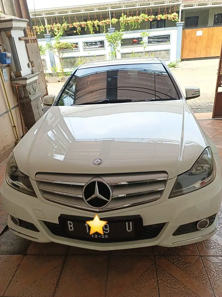 Mercedes-Benz C200 2011 Bensin (Istimewa| KM Super Low)