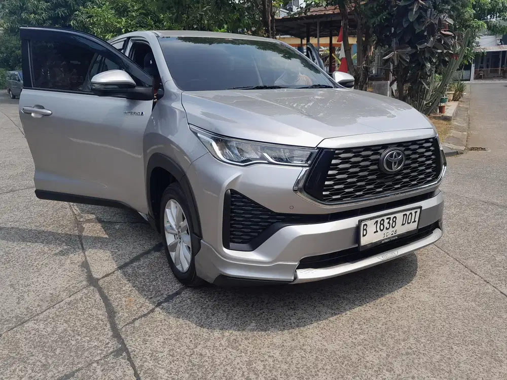 Toyota Kijang Innova 2023 Bensin