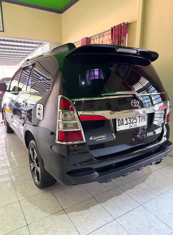 Toyota Kijang Innova 2010 Bensin