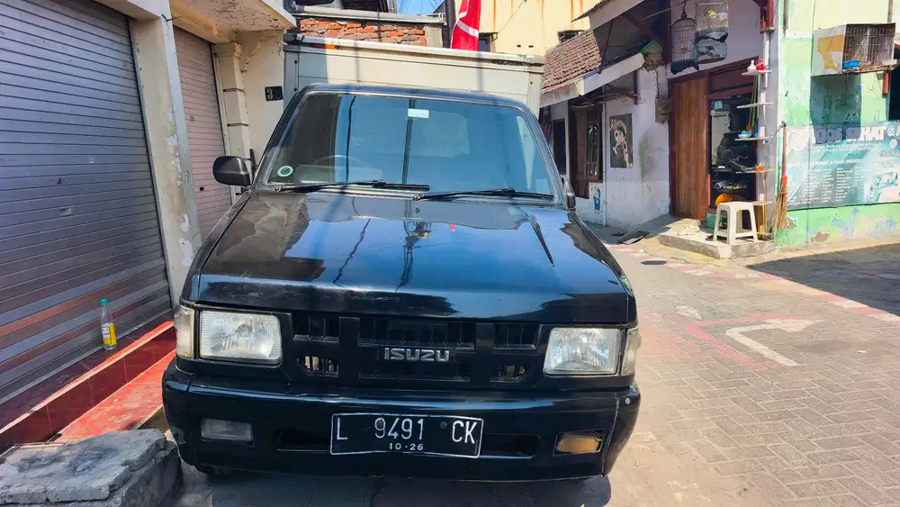 Dijual cepat Box Isuzu Panther 2.5 Diesel Turbo 2011 Hitam Orian L