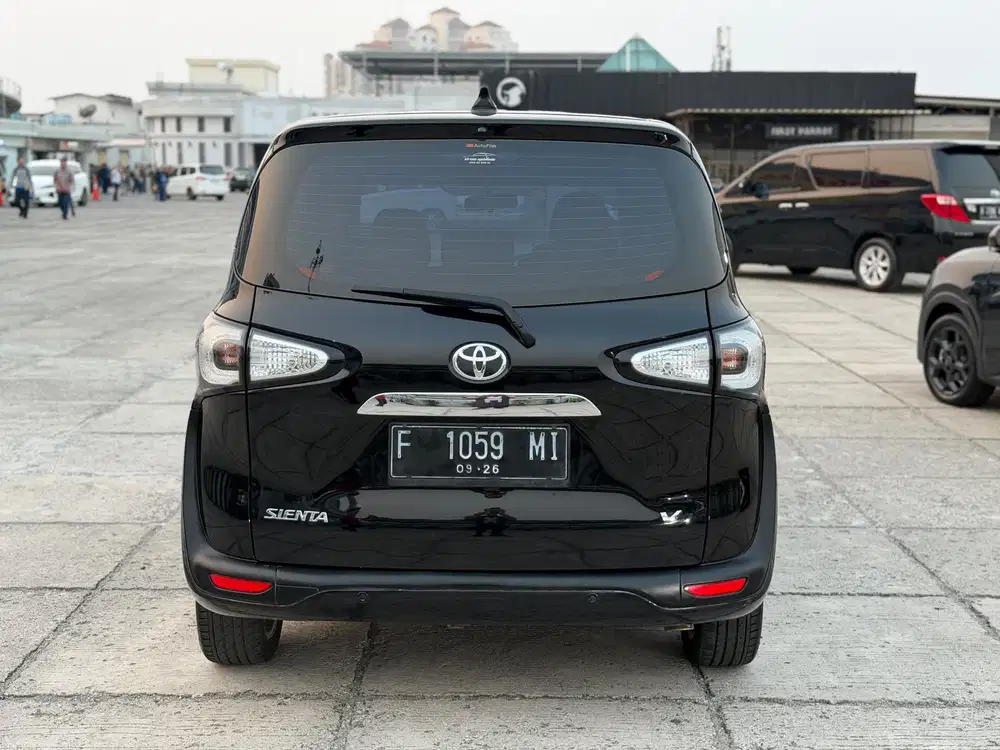 Sienta V 1.5cc matic 2017