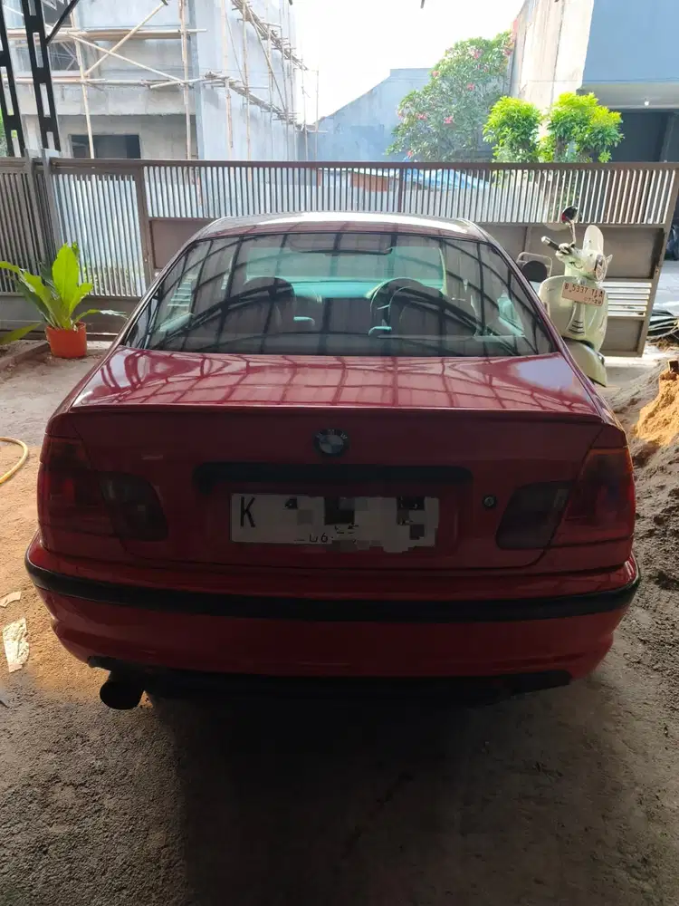 BMW 318i 2000 Bensin